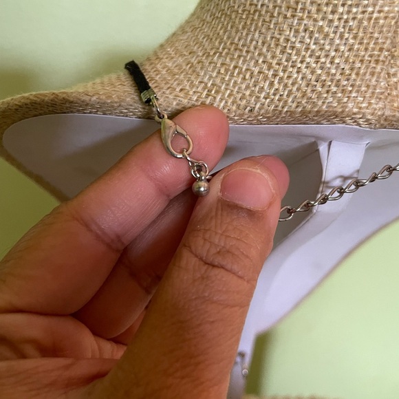 Snowman Pendant Necklace - Picture 4 of 4